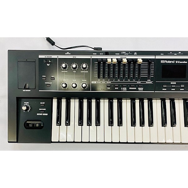 Used Roland VR09B Arranger Keyboard