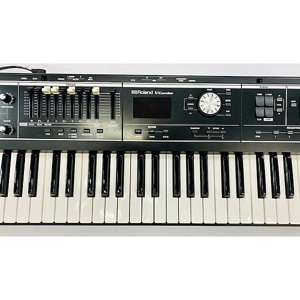 Used Roland VR09B Arranger Keyboard