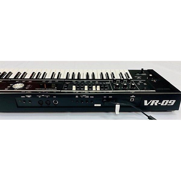 Used Roland VR09B Arranger Keyboard