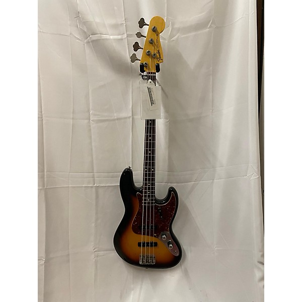 Used Fender Used 2015 Fender Custom Shop Relic 60 Journeyman Jazz Bass 2 Tone Sunburst Electric Bass Guitar