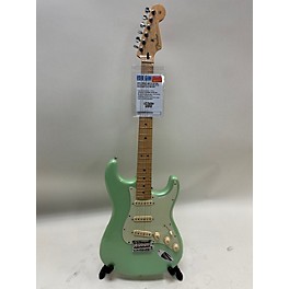 Used Fender Used Fender Limited Edition Player Stratocaster Seafoam Pearl Solid Body Electric Guitar