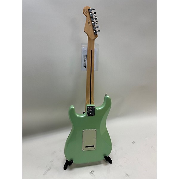 Used Fender Used Fender Limited Edition Player Stratocaster Seafoam Pearl Solid Body Electric Guitar