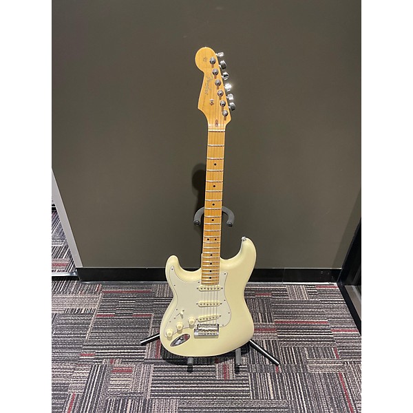 Used Fender Used 2017 Fender American Professional II Stratocaster White Solid Body Electric Guitar