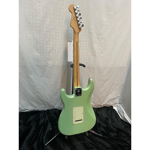 Used Fender Used Fender FENDER Player Stratocaster LIMITED EDITION Surf Pearl Solid Body Electric Guitar