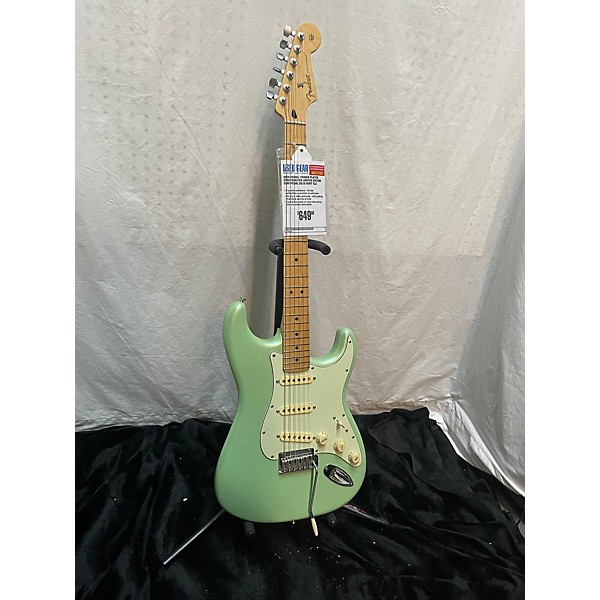 Used Fender Used Fender FENDER Player Stratocaster LIMITED EDITION Surf Pearl Solid Body Electric Guitar