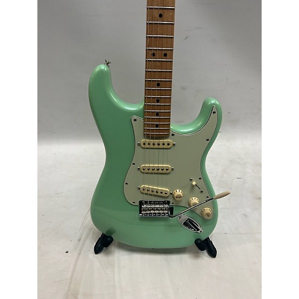 Used Fender Limited Edition Used FENDER LIMITED EDITION PLAYER SERIES Seafoam Pearl Solid Body Electric Guitar