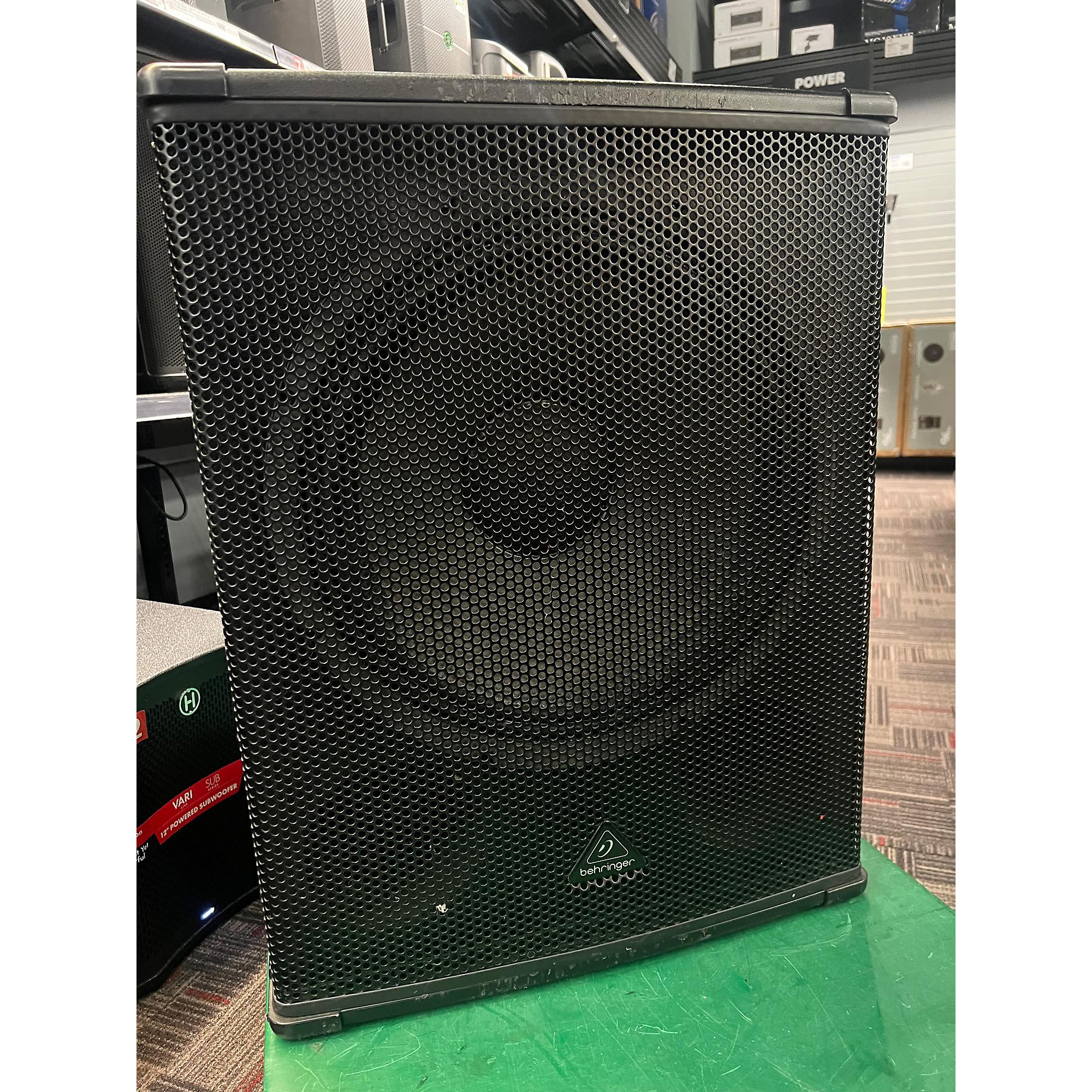 Used Behringer Used Behringer EUROLIVE B1800XP Powered Subwoofer | Guitar  Center