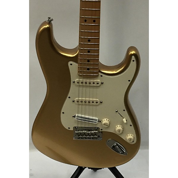 Used Fender Used Fender 60th Anniversary Stratocaster Antique Gold Solid Body Electric Guitar