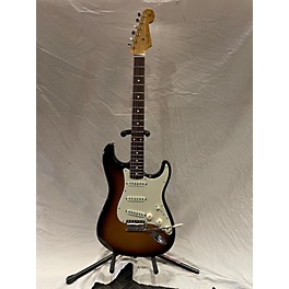 Used Fender Used Fender Classic Player '60s Stratocaster 2 Color Sunburst Solid Body Electric Guitar