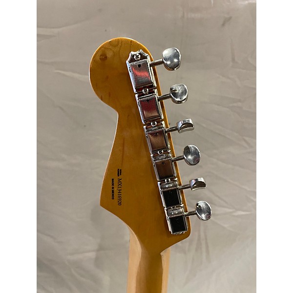 Used Fender Used Fender Classic Player '60s Stratocaster 2 Color Sunburst Solid Body Electric Guitar