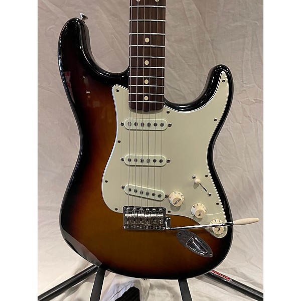 Used Fender Used Fender Classic Player '60s Stratocaster 2 Color Sunburst Solid Body Electric Guitar