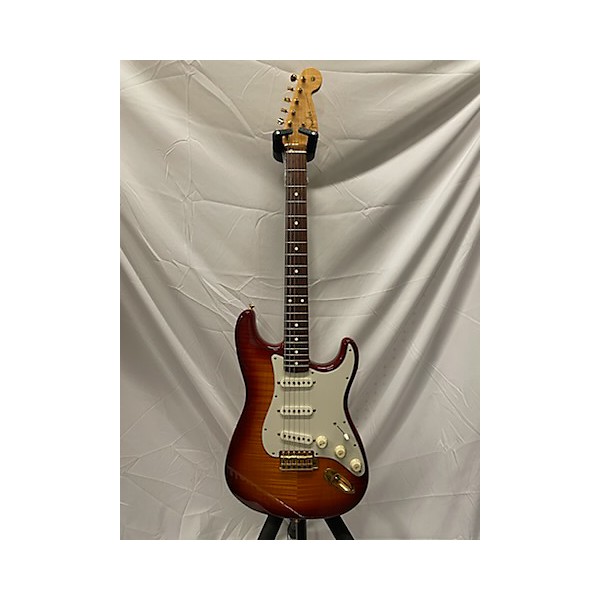 Used Fender Used 1997 Fender Custom Shop 1960 Fmt Stratocaster Red Sunburst Solid Body Electric Guitar