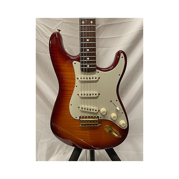 Used Fender Used 1997 Fender Custom Shop 1960 Fmt Stratocaster Red Sunburst Solid Body Electric Guitar