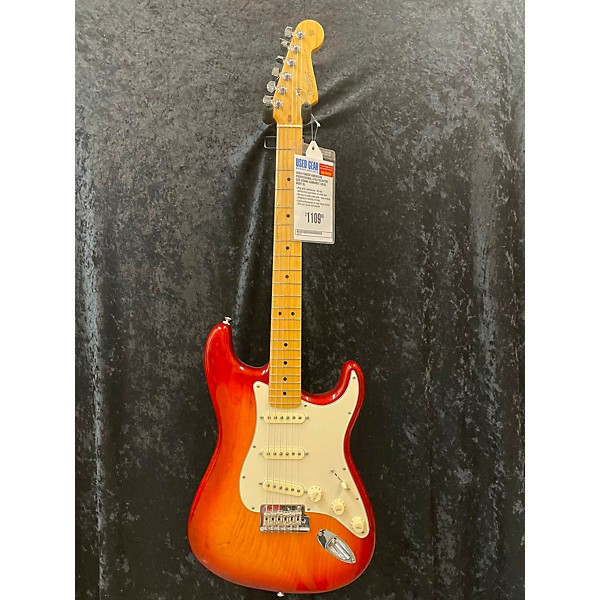 Used Fender Used Fender American Professional Stratocaster SSS Sienna Sunburst Solid Body Electric Guitar