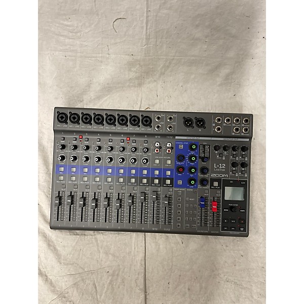 Used Zoom Used Zoom LIVETRAK L12 Powered Mixer