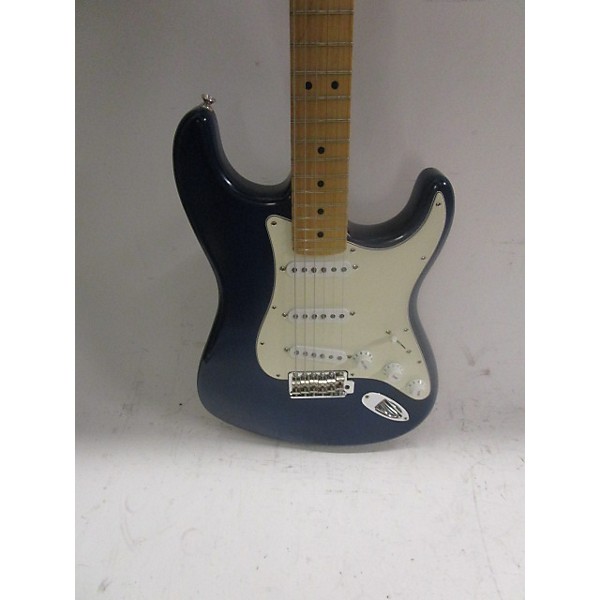 Used Fender Used Fender Highway One Stratocaster Sapphire Blue Trans Solid Body Electric Guitar