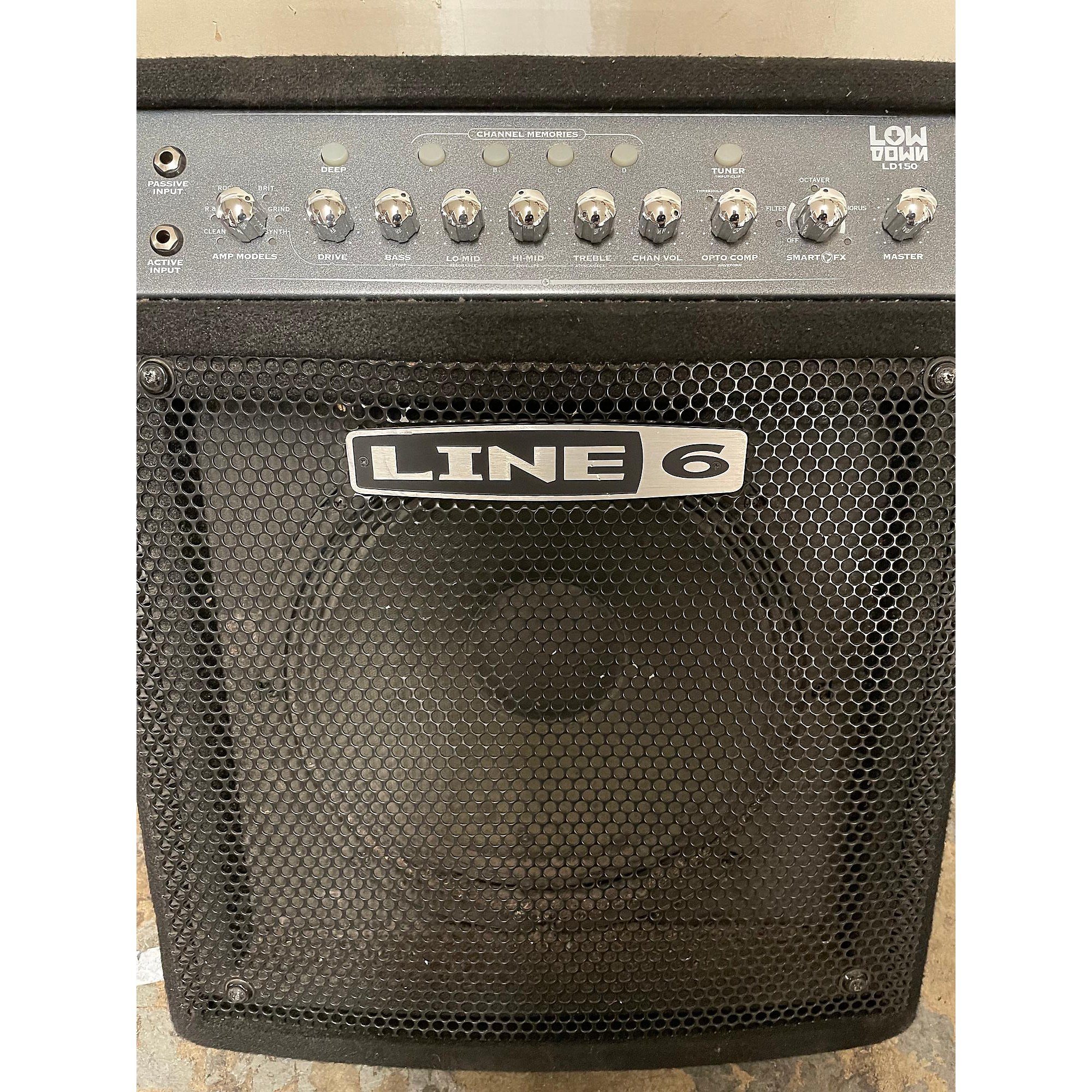 Used Line 6 LD150 Bass Combo Amp