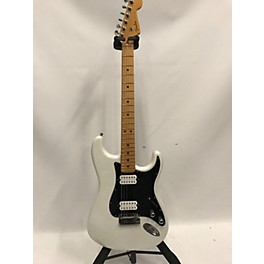 Used Fender Used Fender American Ultra Stratocaster HSS Arctic Pearl Solid Body Electric Guitar