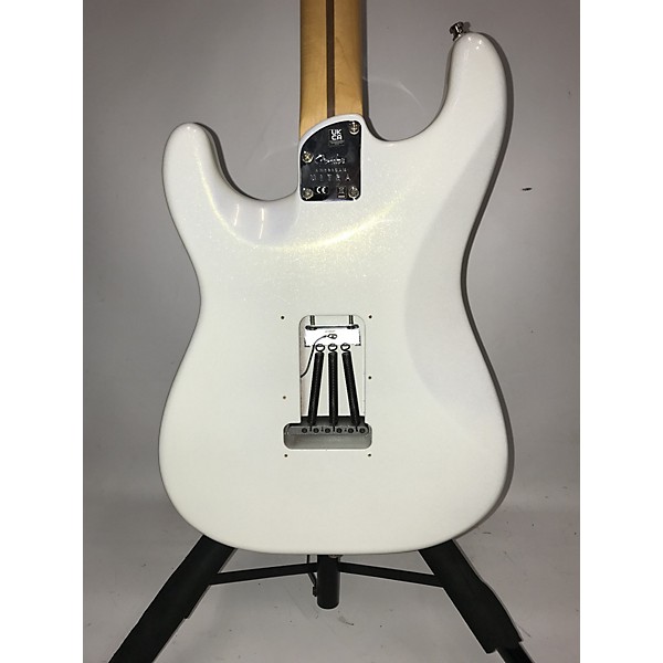 Used Fender Used Fender American Ultra Stratocaster HSS Arctic Pearl Solid Body Electric Guitar