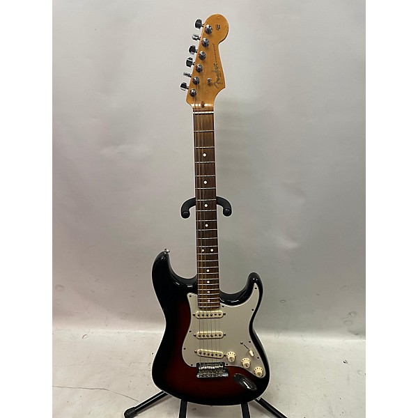 Used Fender Used Fender American Professional Stratocaster SSS Tobacco Sunburst Solid Body Electric Guitar