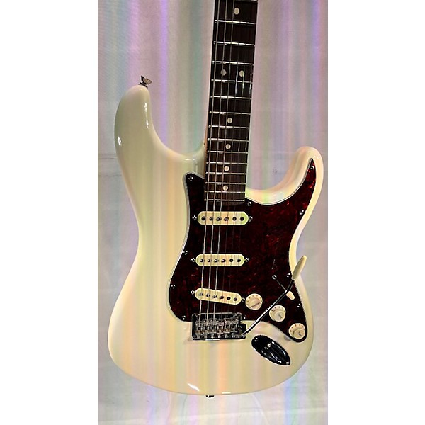 Used Fender Used Fender American Professional II Stratocaster White Solid Body Electric Guitar