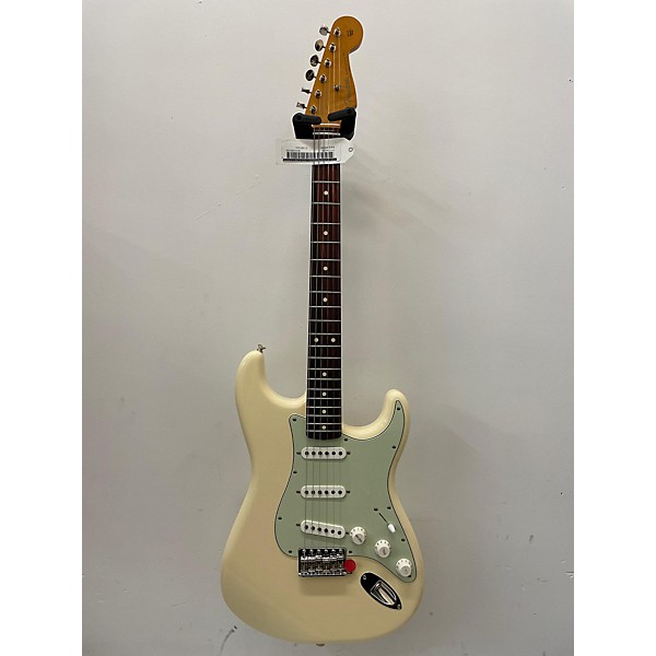 Used Fender Used Fender VINTERA II 60'S STRATOCASTER Olympic White Solid Body Electric Guitar