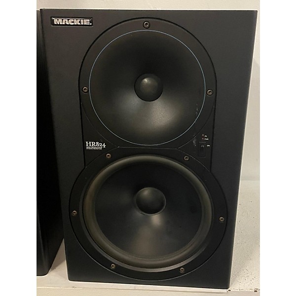 Used Mackie HR824 Pair Powered Monitor