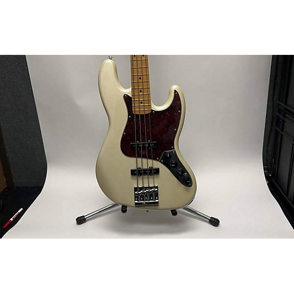 Used Fender Used Fender Player Plus Active Jazz Bass White Electric Bass Guitar