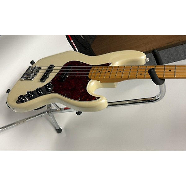 Used Fender Used Fender Player Plus Active Jazz Bass White Electric Bass Guitar