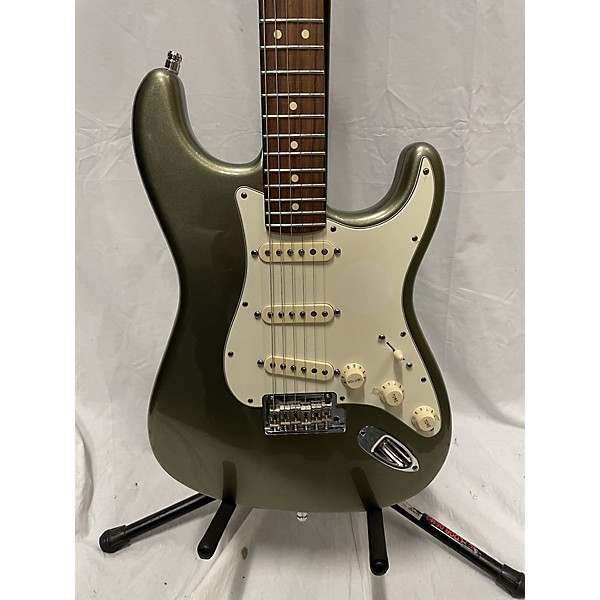 Used Fender Used Fender American Standard Stratocaster Jade Pearl Metallic Solid Body Electric Guitar