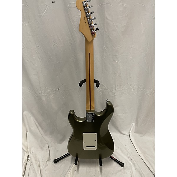 Used Fender Used Fender American Standard Stratocaster Jade Pearl Metallic Solid Body Electric Guitar