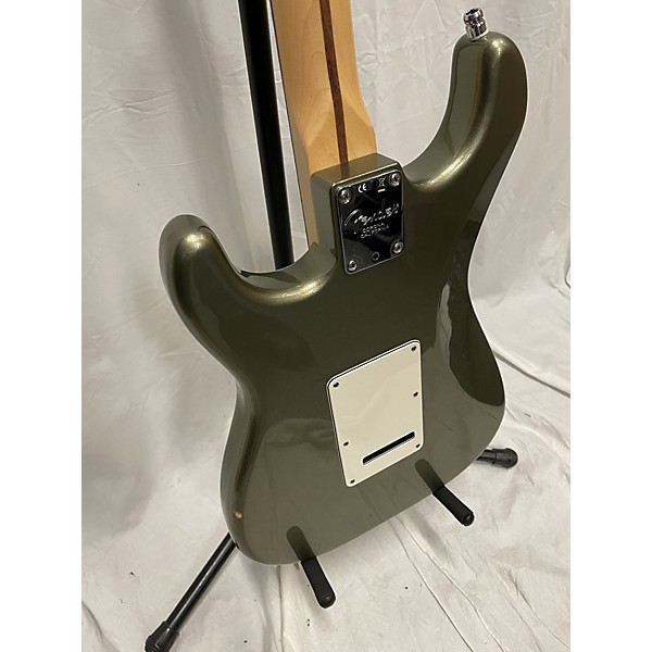 Used Fender Used Fender American Standard Stratocaster Jade Pearl Metallic Solid Body Electric Guitar