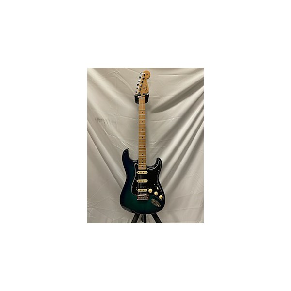 Used Fender Used Fender Player Stratocaster HSS Plus Top Blue Burst Solid Body Electric Guitar