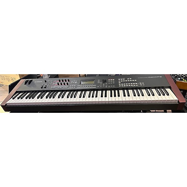 Used Yamaha Used Yamaha MOXF8 88 Key Keyboard Workstation