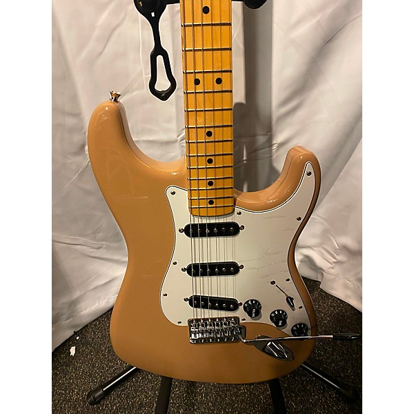 Used Fender Used Fender MIJ Limited International Color Stratocaster Sahara Taupe Solid Body Electric Guitar