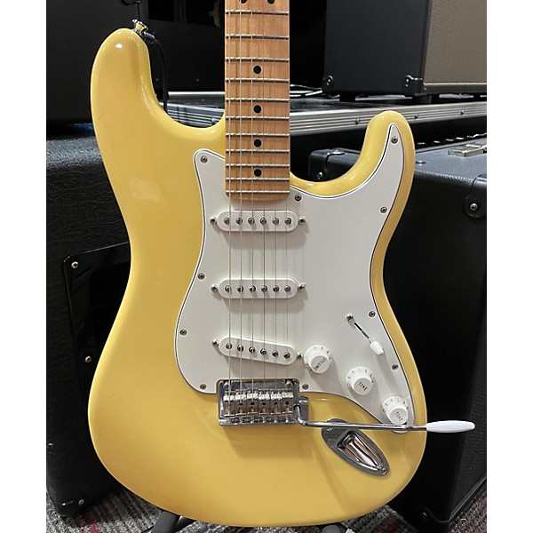 Used Fender Used Fender Player Stratocaster Yellow Solid Body Electric Guitar