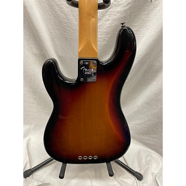 Used Fender Used Fender American Professional II Precision Bass 3 Color Sunburst Electric Bass Guitar