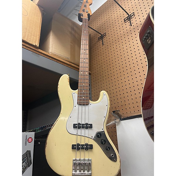 Used Miscellaneous Used Miscellaneous Solidbody Electric Bass Olympic White Electric Bass Guitar