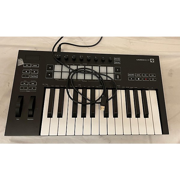 Used Novation Launchkey 25 Key MIDI Controller