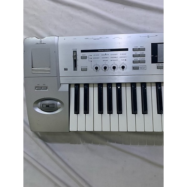 Used KORG Triton Le 61 Key Keyboard Workstation