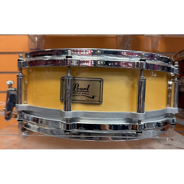 Used Pearl Used Pearl 14X5.5 Free Floating Snare Drum Natural