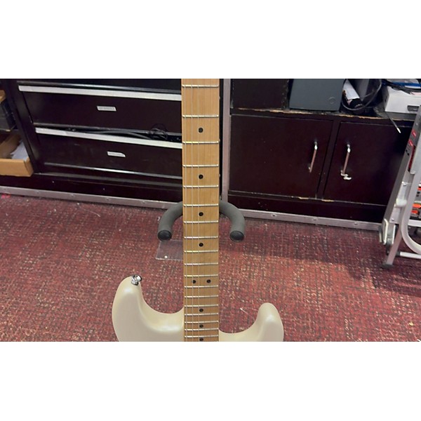 Used Charvel Used Charvel DK24HT White Solid Body Electric Guitar