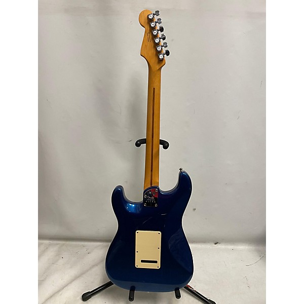 Used Fender Used Fender American Ultra Stratocaster Metallic Blue Solid Body Electric Guitar