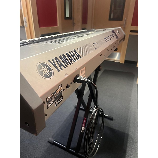 Used Yamaha 2001 Motif 8 88 Key Keyboard Workstation