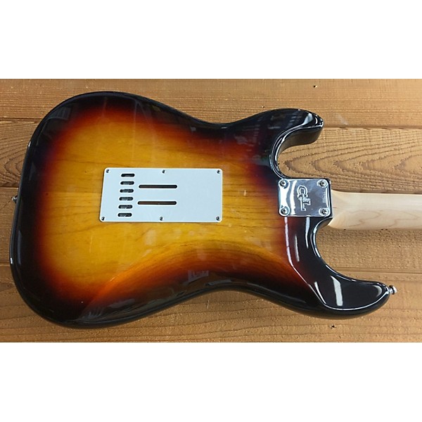 Used G&L Used G&L George Fullerton Signature Legacy 2 Tone Sunburst Solid Body Electric Guitar