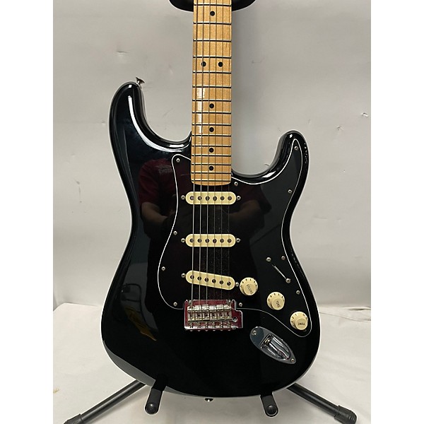 Used Fender Used Fender Player Stratocaster Black Solid Body Electric Guitar