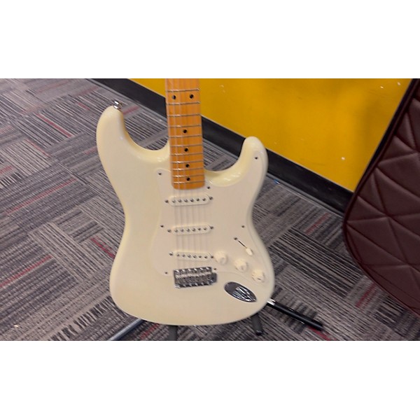 Used Fender Used Fender 1957 American Vintage Stratocaster Blonde Solid Body Electric Guitar