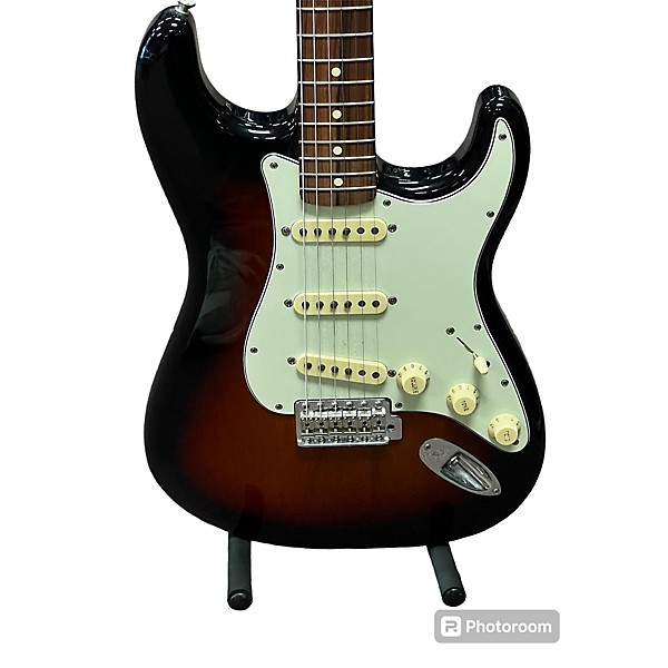 Used Fender Used Fender Vintera 60s Stratocaster 3 Color Sunburst Solid Body Electric Guitar