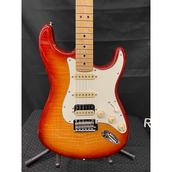 Used Fender Used Fender Player Stratocaster HSS Sienna Sunburst Solid Body Electric Guitar