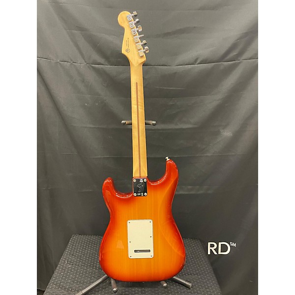 Used Fender Used Fender Player Stratocaster HSS Sienna Sunburst Solid Body Electric Guitar